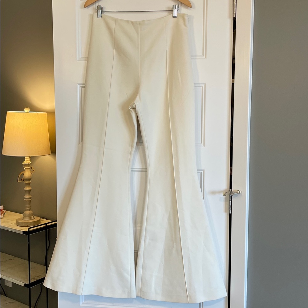 16Arlington‎ Brisbane High Rise Flared Trouser Pants in Milk Ivory Size 14